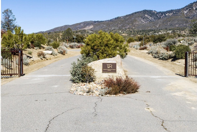 THOMAS MOUNTAIN RANCHS 30 MILES FROM PALM DESERT, HIGH DESERT